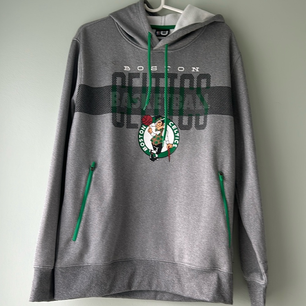 NBA hoodie. Good condition. Men’s large.